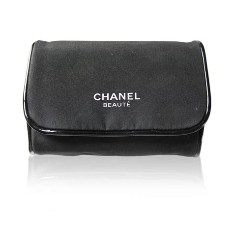 pochette chanel make up